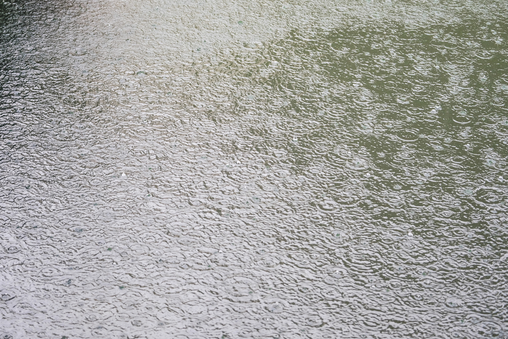 Ristagno acqua sul terrazzo: cause, rischi e come risolvere il problema