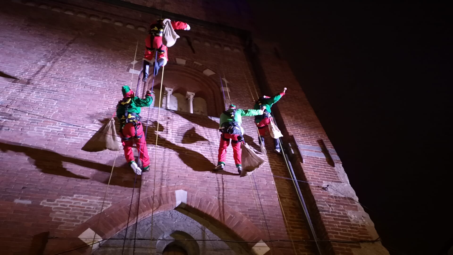 Un Grande successo a Monza con la Calata di Babbo Natale!!