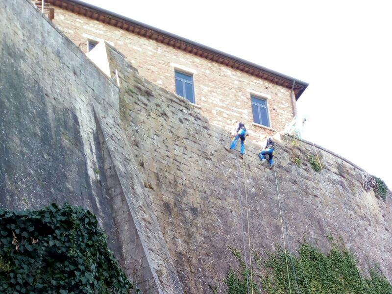 Ripristino localizzato delle mura storiche a Montepulciano