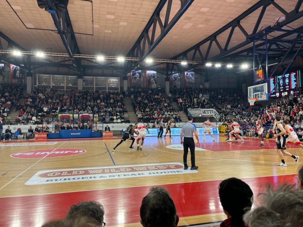 Acrobatica e Rinascita Basket Rimini insieme per il Match Sponsor 2024