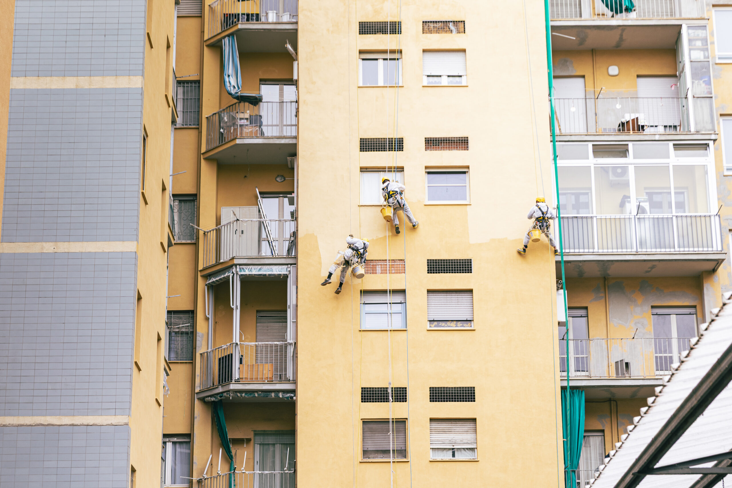 Tinteggiatura facciata: permessi, detrazioni e consigli utili