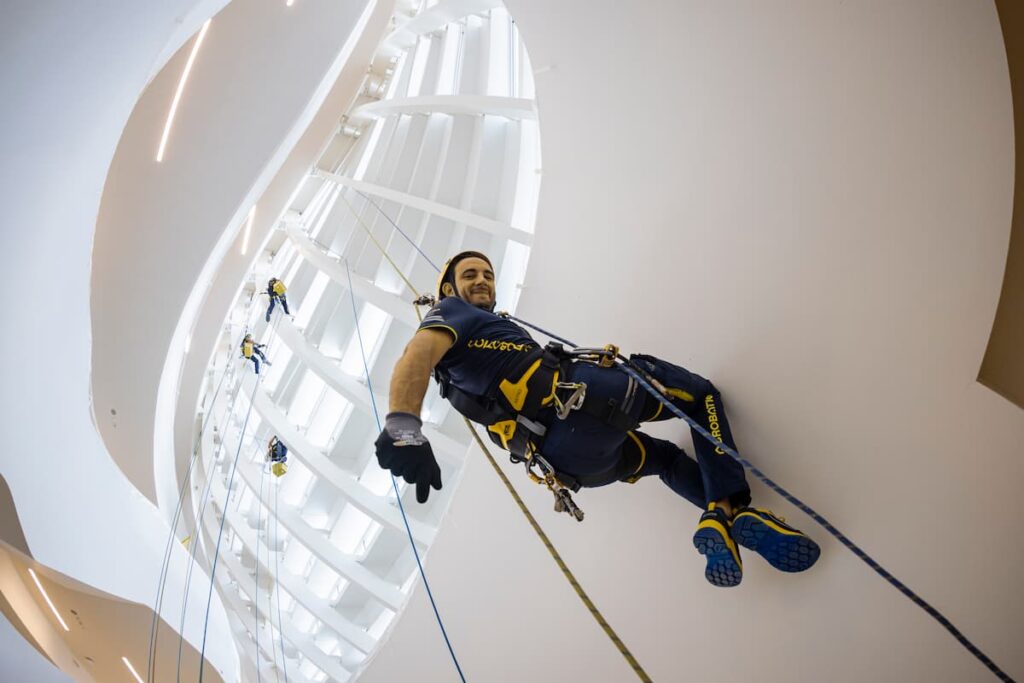 Operai acrobatica su fune: lavori al Campus di Firenze