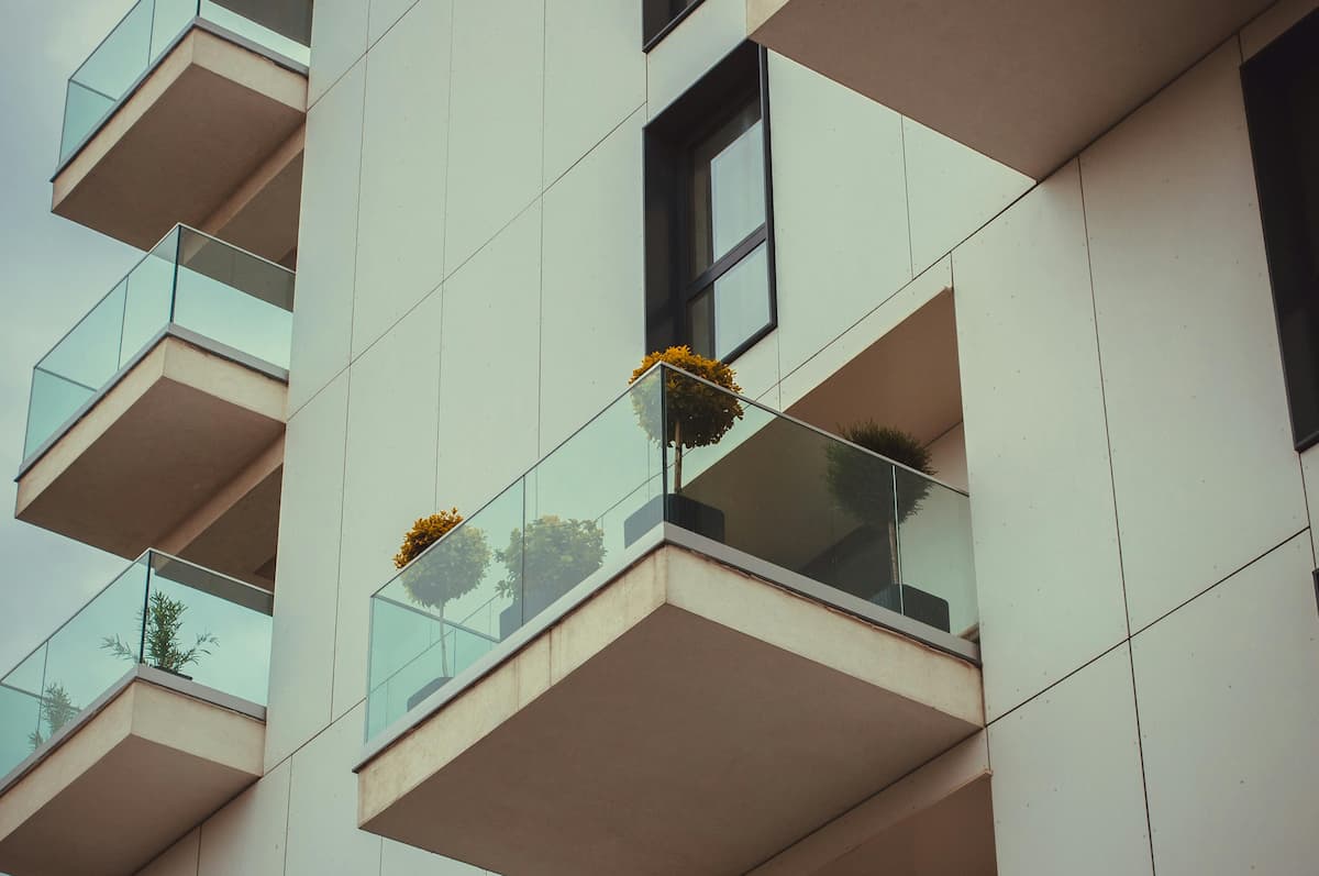 Balconi aggettanti: cosa sono, ripartizione spese, normativa