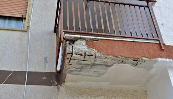 <a></a>Intradosso balconi: cos’è e chi paga la manutenzione?